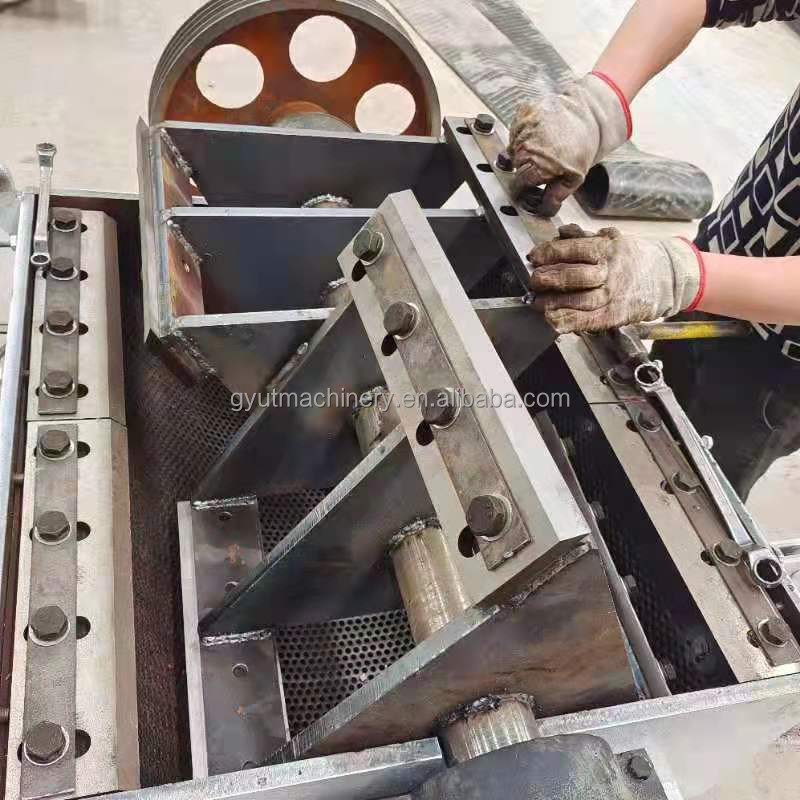 Nieuwste Coconut Husk Crusher Machine met snijgrootte 1-5cm 2300*2000*2100mm