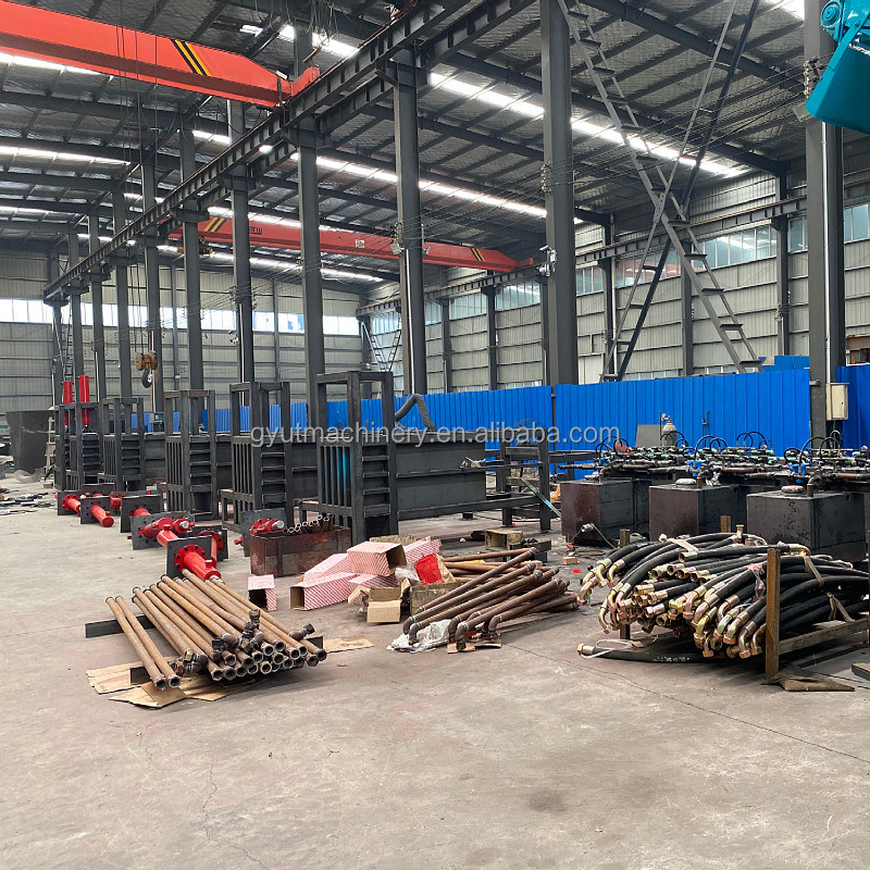 Landbouwmachines voor het oogsten van vierkante stro en hooi