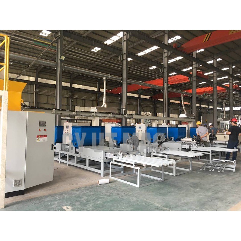 90mm*90mm Vierkopen Houtzaagstofblokmachine met ronde hopper met hoge capaciteit