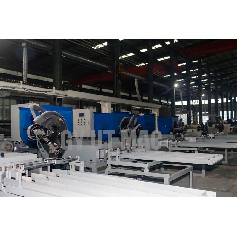 90mm*90mm Vierkopen Houtzaagstofblokmachine met ronde hopper met hoge capaciteit