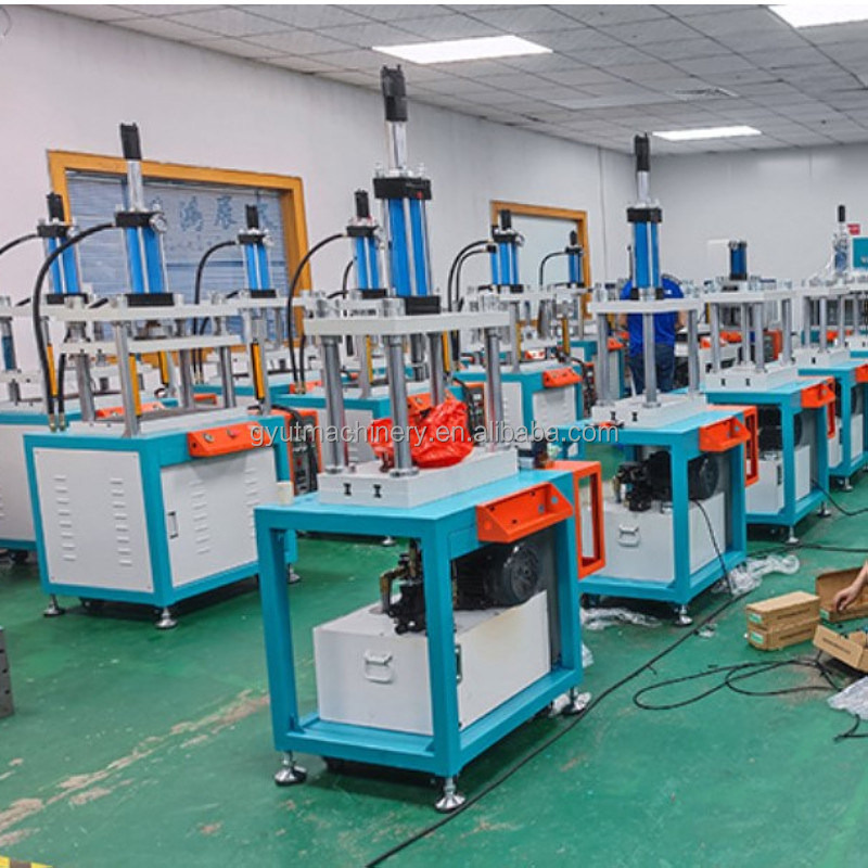 nauwkeurigheid Hydraulische poedervormende gietmachine voor automatische shampoo bar badbom met speelgoed