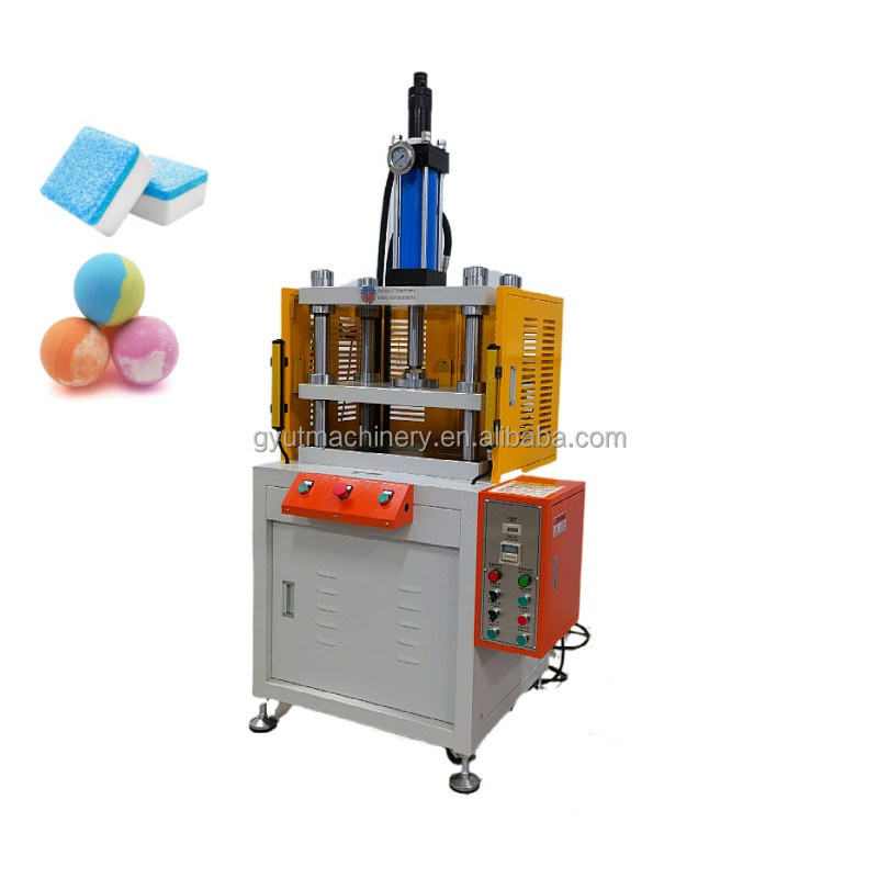 Gasige badbommen gemaakt door 10 ton hydraulische pers met natuurlijke zouten essentiële olie