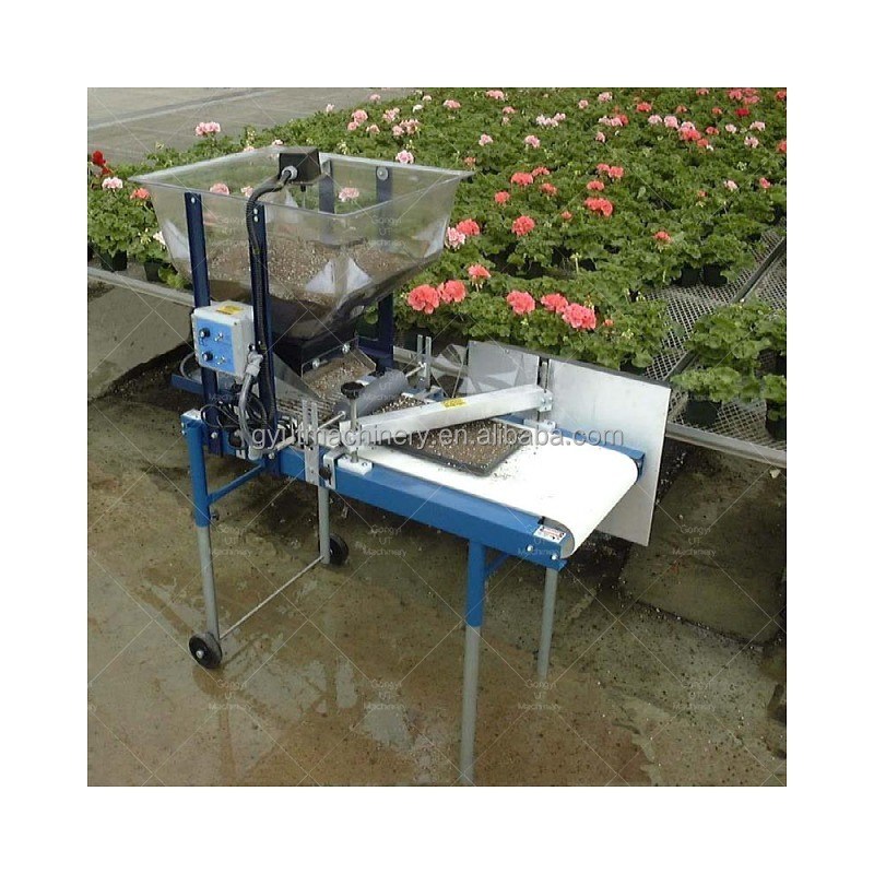 Het zaaien in microgroen bakken is makkelijker gemaakt met de zaaiermachine en de topvullende groeimedia